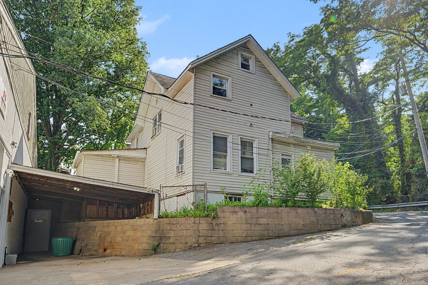 More Photos Of 23 Malcolm St, Morristown Industrial For Sale