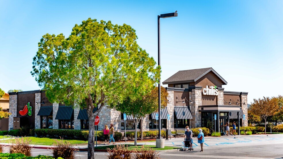 More Photos Of 40930-41090 California Oaks Rd, Murrieta Unknown For Lease