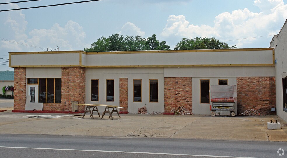 More Photos Of 301-309 7th St N, Clanton Office For Sale