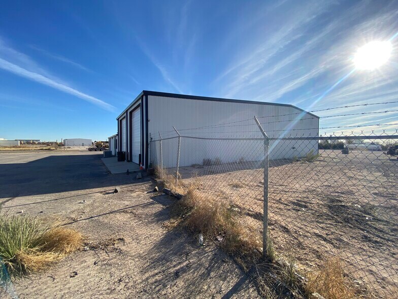More Photos Of 1010 S Meadow Ave, Odessa Warehouse For Sale