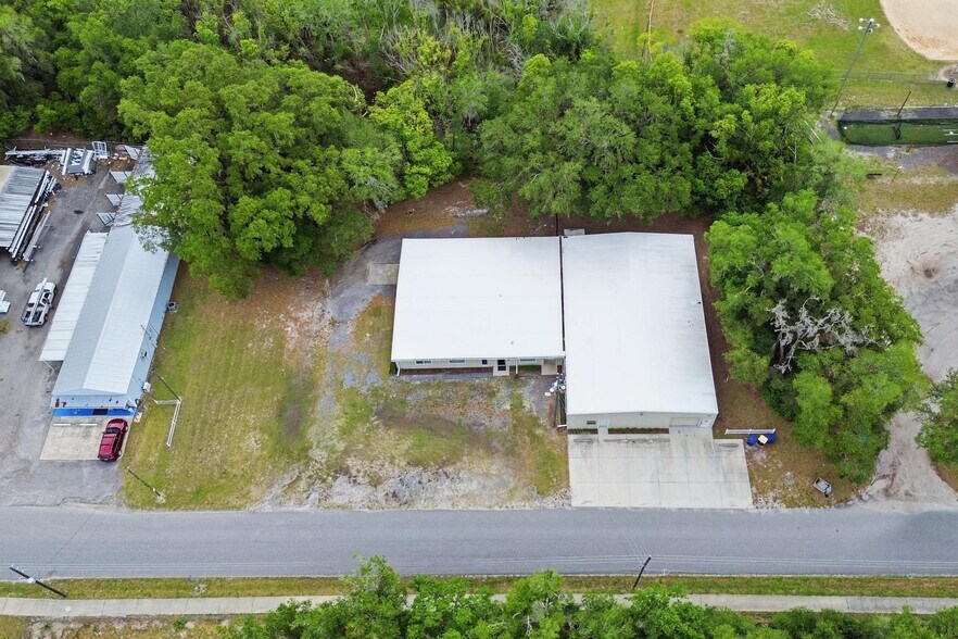 More Photos Of 623 Pleasant St, Lake Helen Flex For Lease