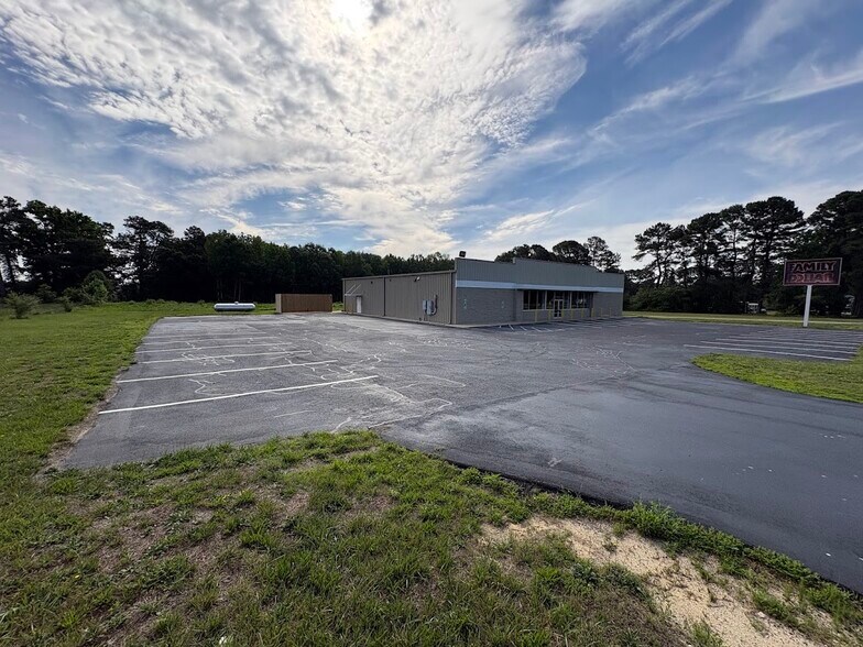 More Photos Of 10067 Main St, Castalia Freestanding For Lease