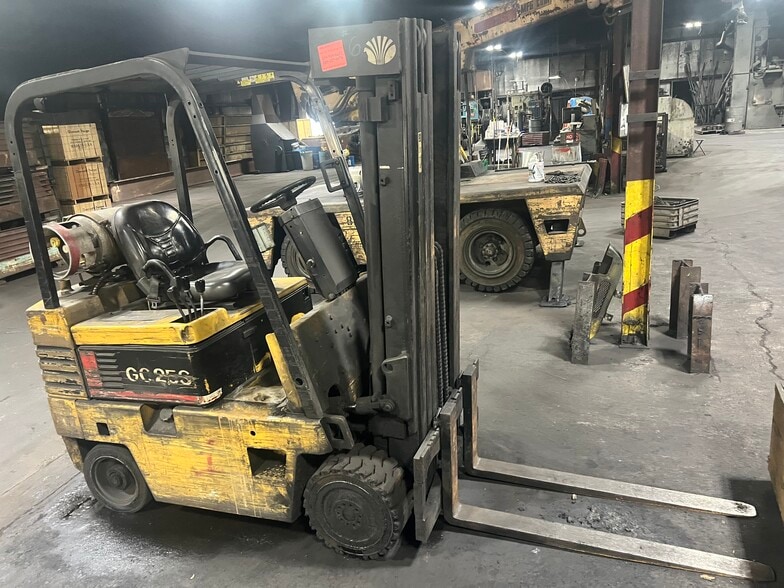 More Photos Of 400 S Gray St, Albany Manufacturing For Sale