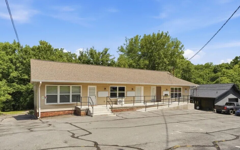Primary Photo Of 105 Brookfield Dr, Kingsport Apartments For Sale