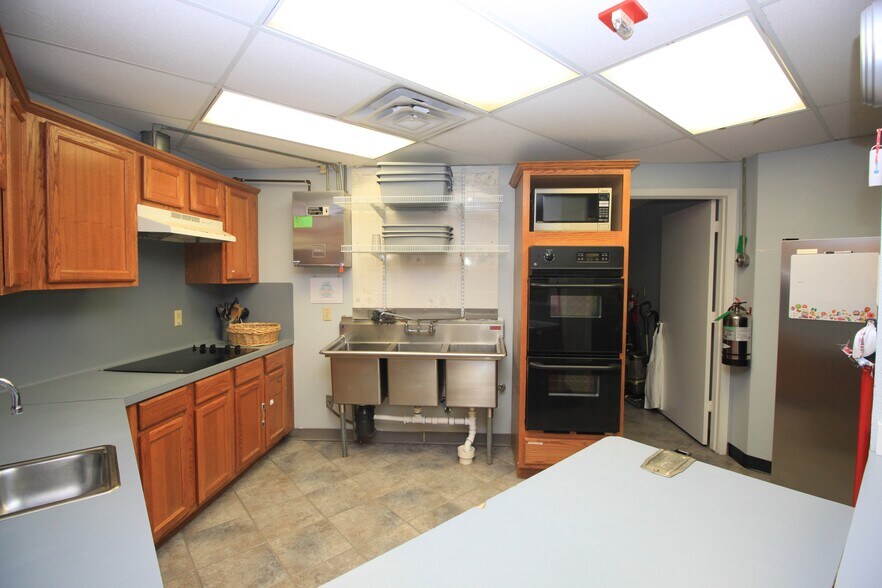 More Photos Of 3421 E Walnut St, Pearland Daycare Center For Sale