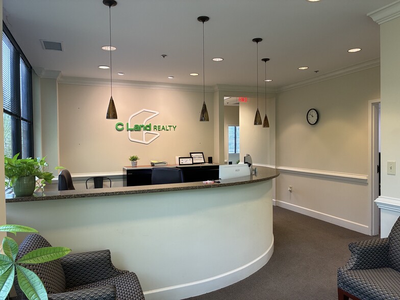 More Photos Of 2385 Satellite Blvd, Duluth Office Residential For Lease