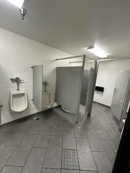 More Photos Of 1338 Palomares Ave, La Verne Manufacturing For Lease