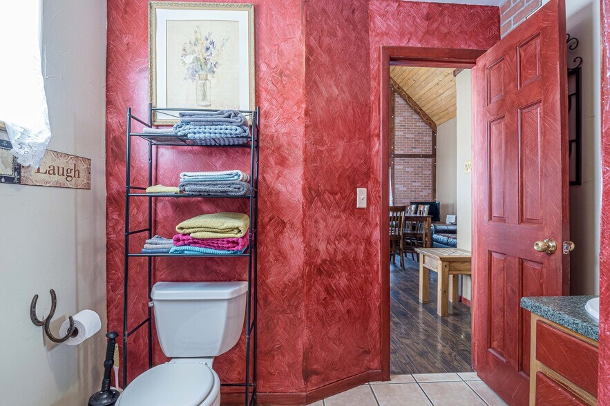 More Photos Of 21221 Baron Lake Dr, Cedaredge Hotel For Sale
