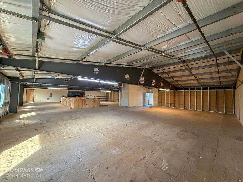 More Photos Of 20802 Sockeye Pl, Bend Industrial For Lease