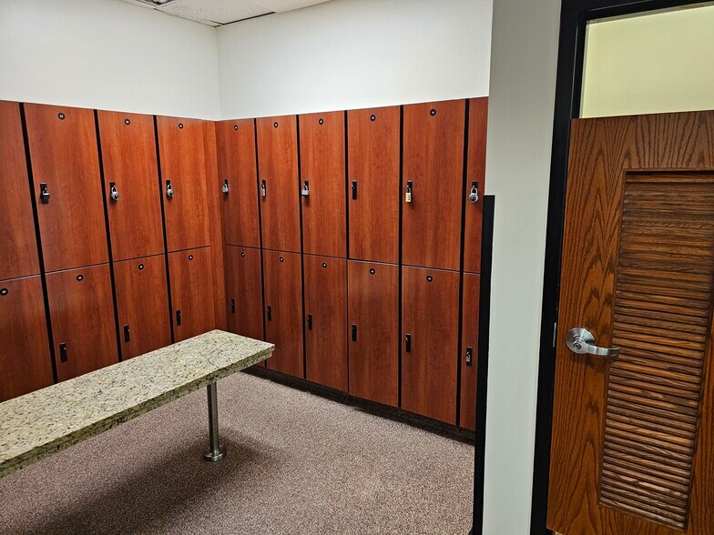 More Photos Of 140 Eglin Pky SE, Fort Walton Beach Health Club For Sale