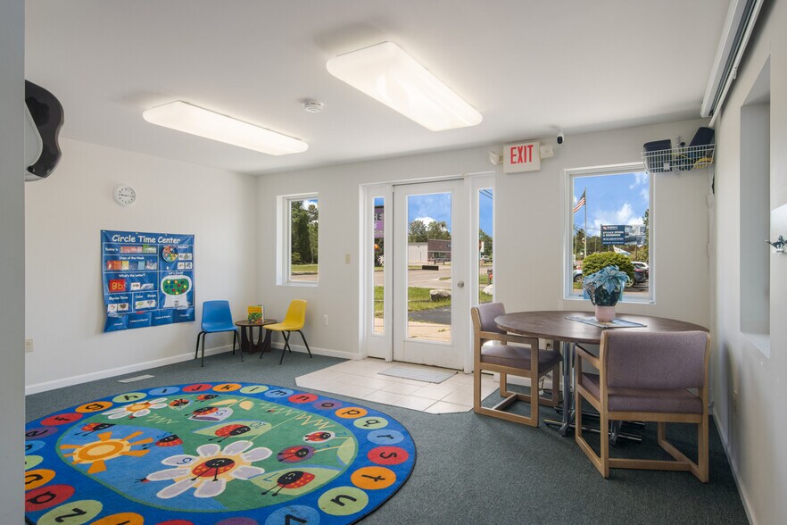 More Photos Of 1070 W Houghton Lake Dr, Prudenville Medical For Sale