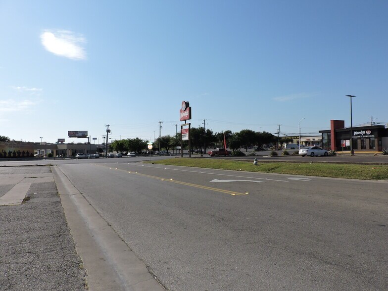 More Photos Of 1109 S Fort Hood St, Killeen Convenience Store For Sale