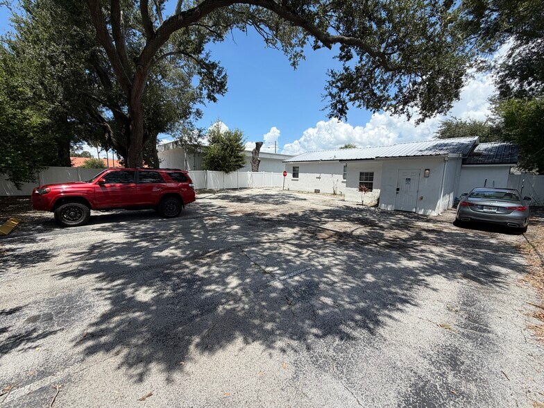 More Photos Of 3714 W Horatio St, Tampa Office For Sale