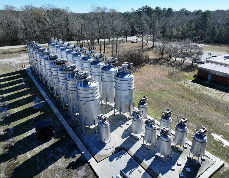 More Photos Of 6906 Dixie St, Columbus Industrial For Sale