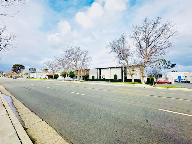 More Photos Of 1781 McGaw Ave, Irvine Warehouse For Lease