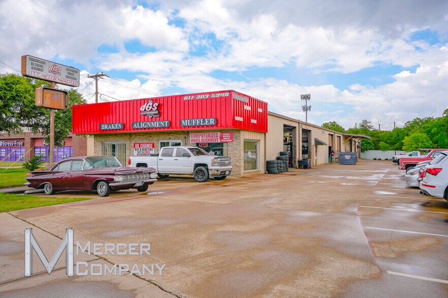 Primary Photo Of 3103 W Pioneer Pky, Pantego Warehouse For Lease