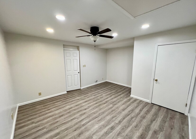 More Photos Of 18 W Bridge St, Oswego Storefront Retail Residential For Sale