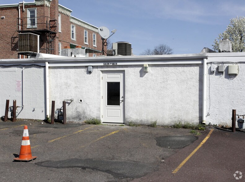 More Photos Of 42 S York Rd, Hatboro Storefront For Sale