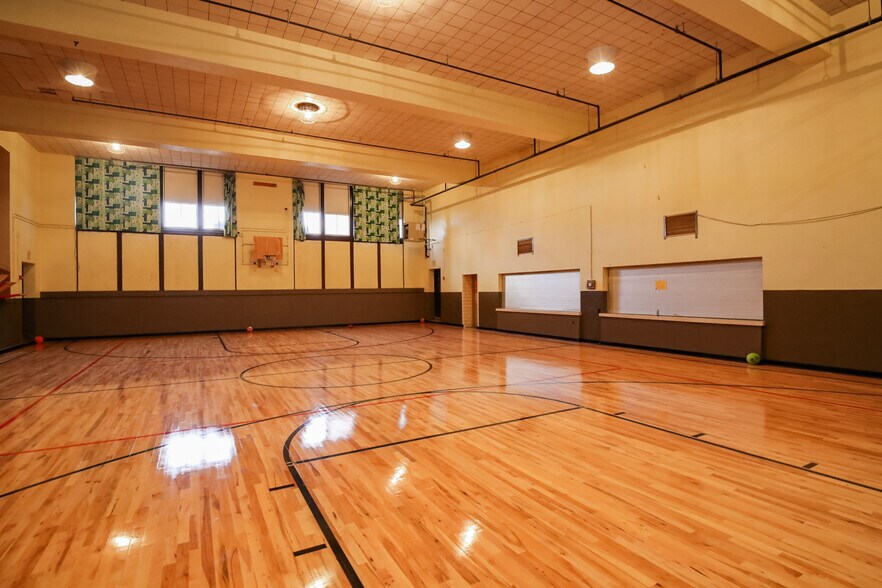 More Photos Of 109 E Luverne St, Luverne Apartments For Sale