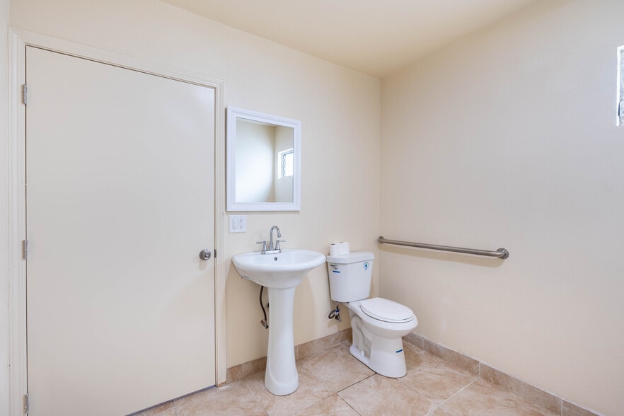 More Photos Of 1731 E Highland Ave, San Bernardino Healthcare For Lease