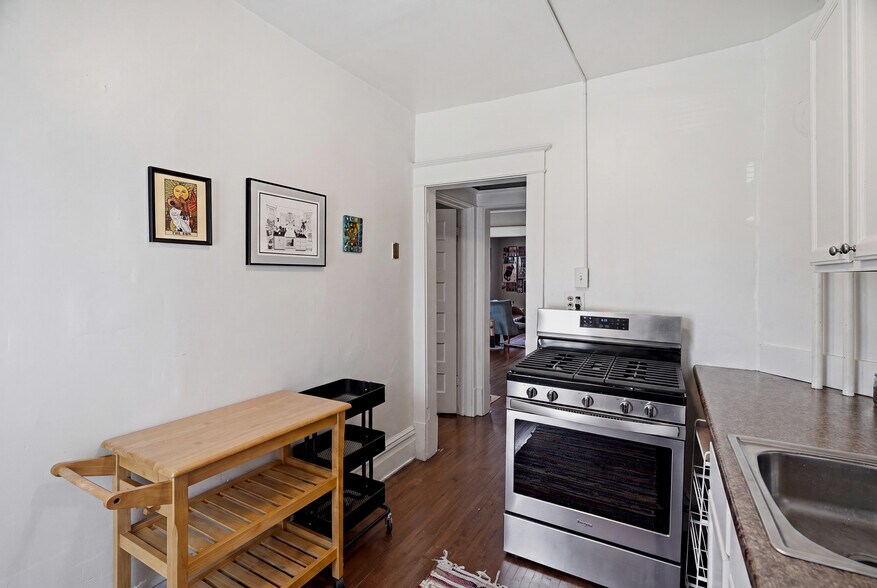 More Photos Of 2641 Lyndale Ave S, Minneapolis Apartments For Sale