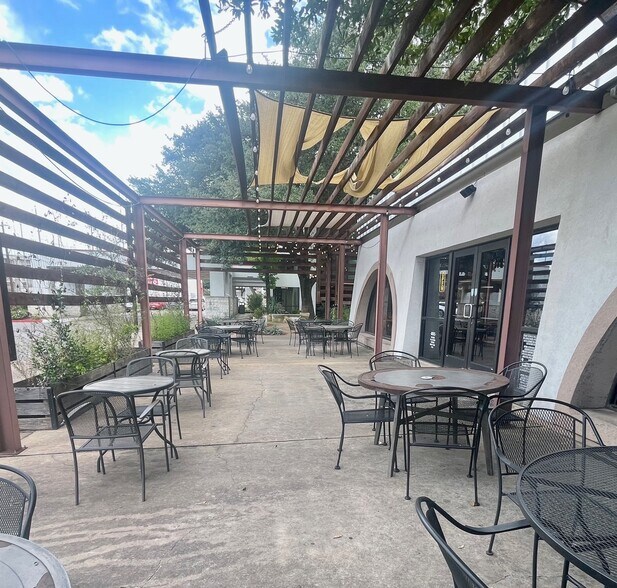 More Photos Of 4323 S Interstate 35, Austin Restaurant For Sale