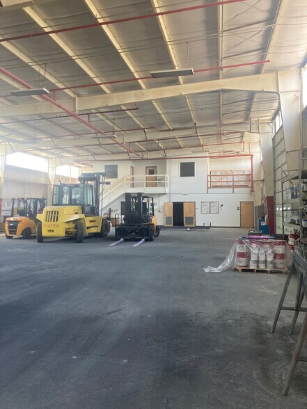 More Photos Of 734 Grantham Ln, New Castle Warehouse For Lease
