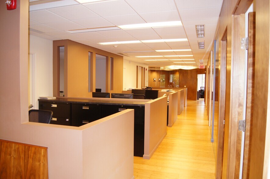 More Photos Of 245 Saw Mill River Rd, Hawthorne Medical For Sale
