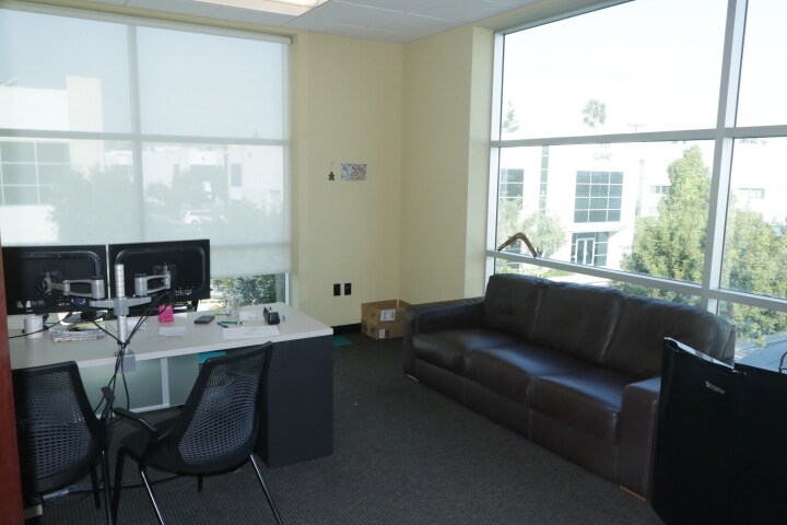 More Photos Of 2816 Columbia St, Torrance Light Distribution For Lease