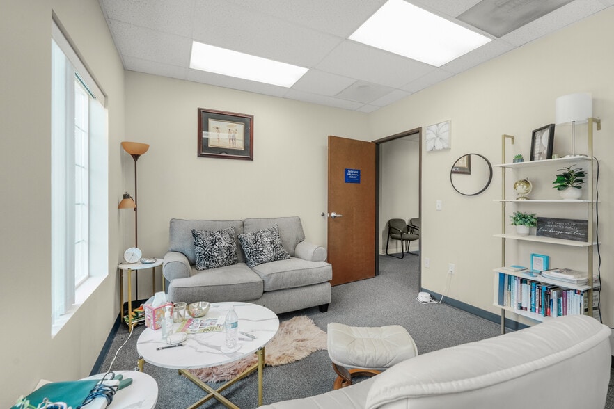 More Photos Of 9407 NE Vancouver Mall Dr, Vancouver Office Residential For Sale