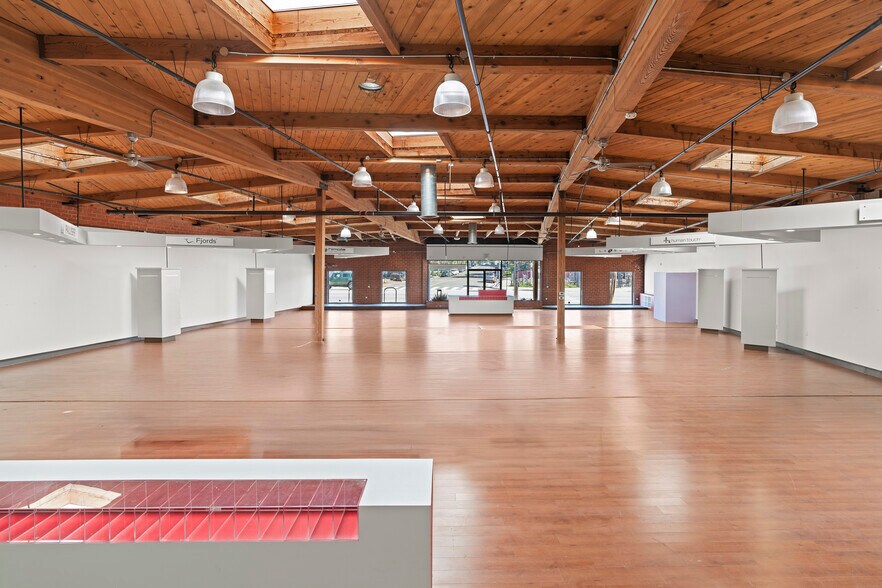 More Photos Of 2314-2316 Lincoln Blvd, Santa Monica Storefront For Sale