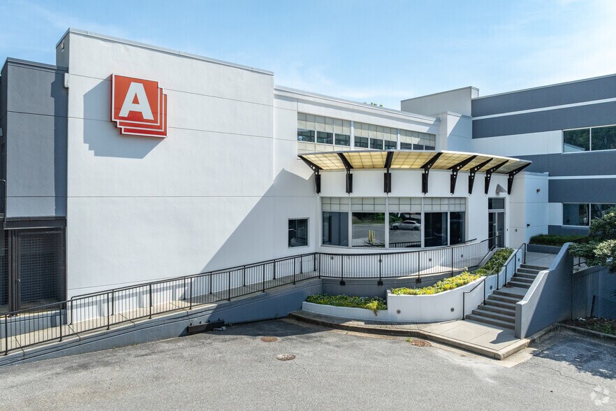 More Photos Of 10755 York Rd, Cockeysville Office For Sale