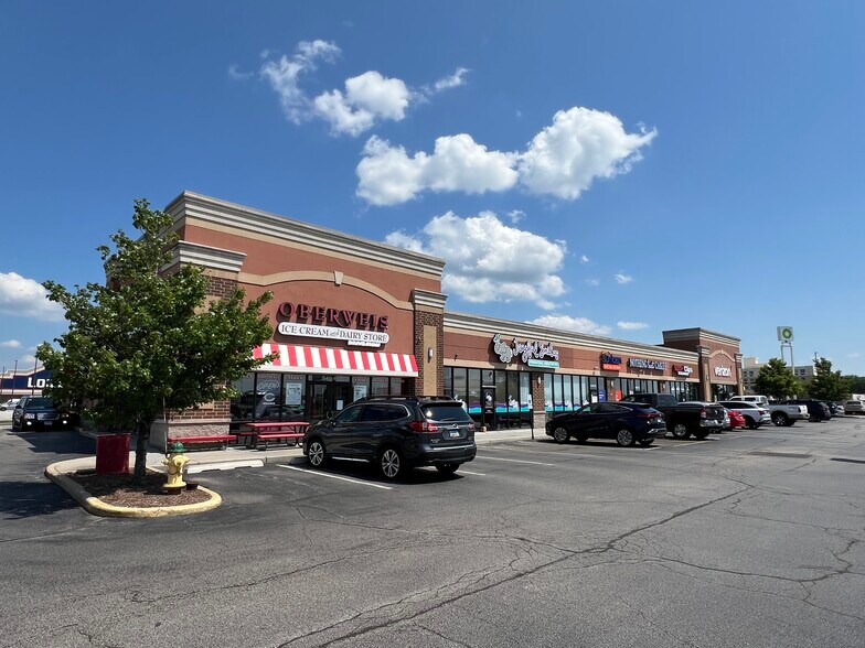 More Photos Of 840 N Kinzie Ave, Bradley Storefront For Sale