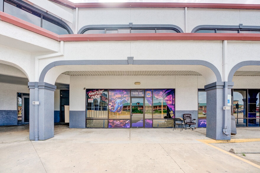 More Photos Of 324 Fm-1960 Rd, Houston General Retail For Sale