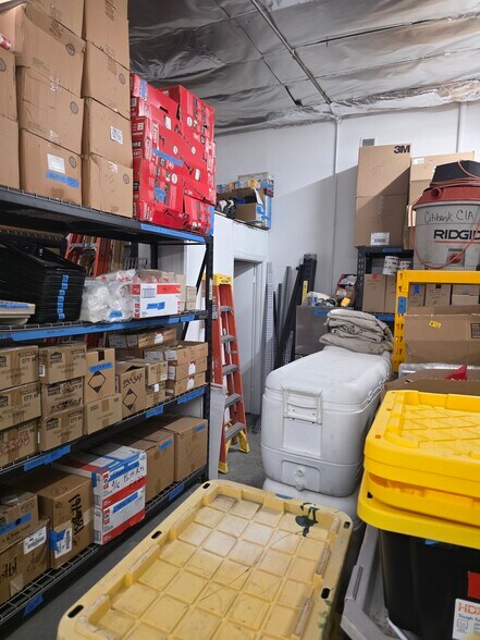 More Photos Of 3867 S Valley View Blvd, Las Vegas Warehouse For Lease