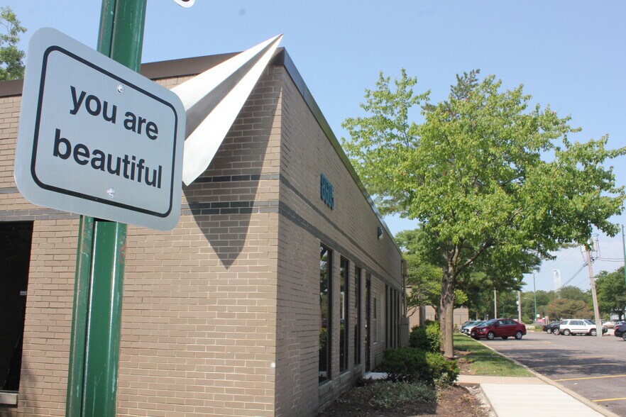 More Photos Of 8601 W Bryn Mawr Ave, Chicago Unknown For Lease