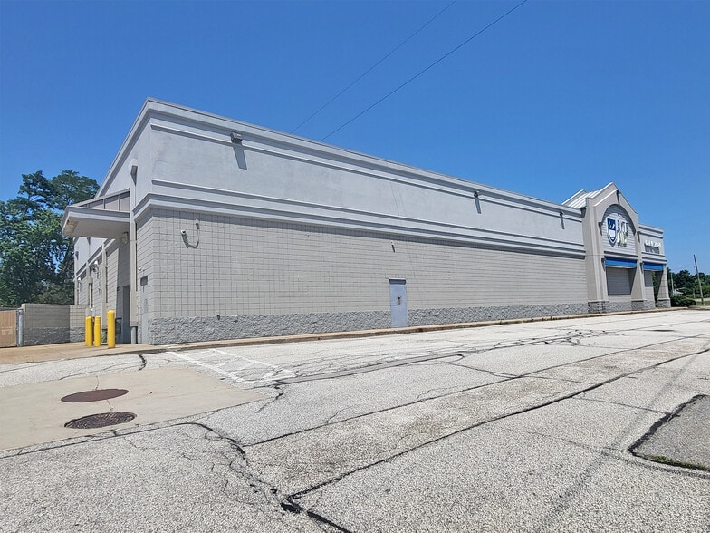 More Photos Of 5430 Peach St, Erie Drugstore For Sale