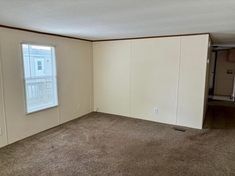 More Photos Of 521 S Emmett St, Virden Manufactured Housing Mobile Home Park For Sale