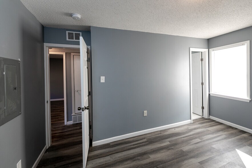 More Photos Of 3081 St. Charles Dr, Memphis Apartments For Sale