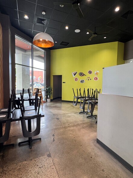 More Photos Of 7862 Warner Ave, Huntington Beach General Retail For Lease