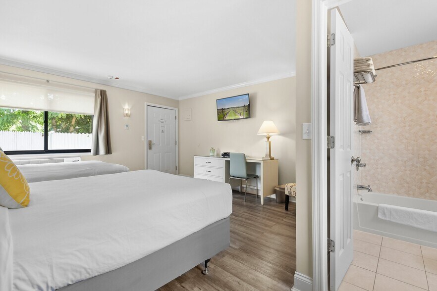 More Photos Of 53 W Tiana Rd, Hampton Bays Hotel For Sale