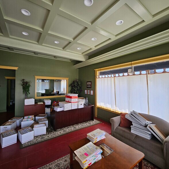 More Photos Of 800-810 W 9th St, San Pedro Office For Sale