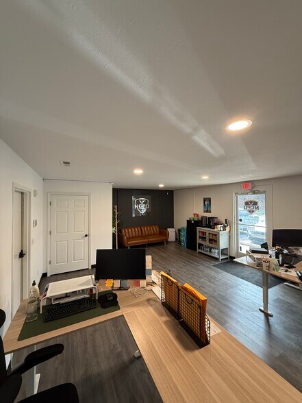 More Photos Of 1-18 Business Park Cir, Arden Light Distribution For Lease