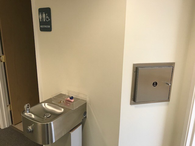 More Photos Of 17175 SW Tualatin Valley Hwy, Beaverton Medical For Lease