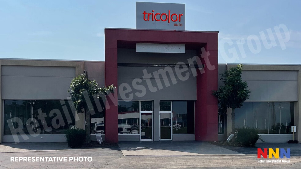 More Photos Of 2175 E New York St, Aurora Auto Dealership For Sale