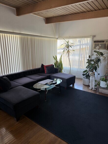 More Photos Of 3815 Don Tomaso Dr, Los Angeles Apartments For Sale