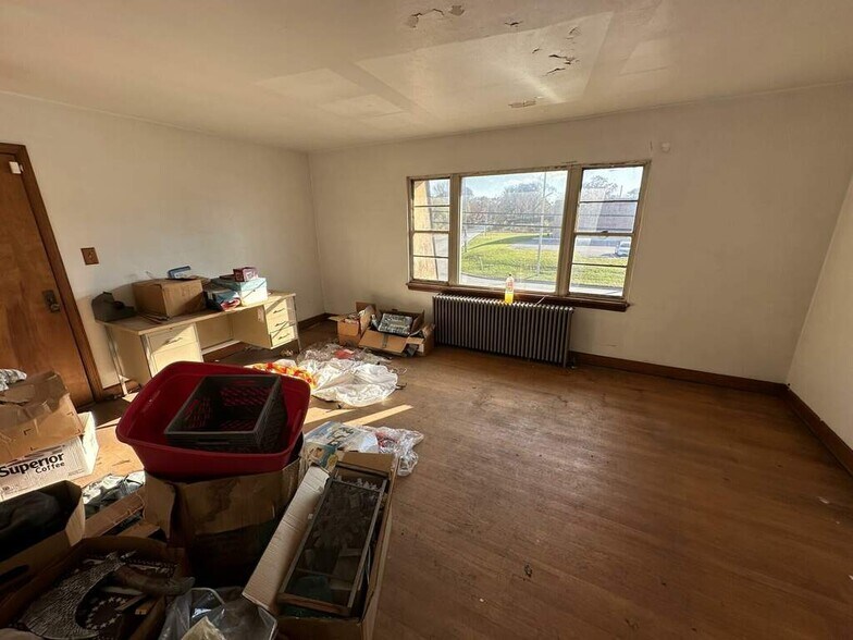 More Photos Of 5440 W Ridge Rd, Gary Light Distribution For Sale