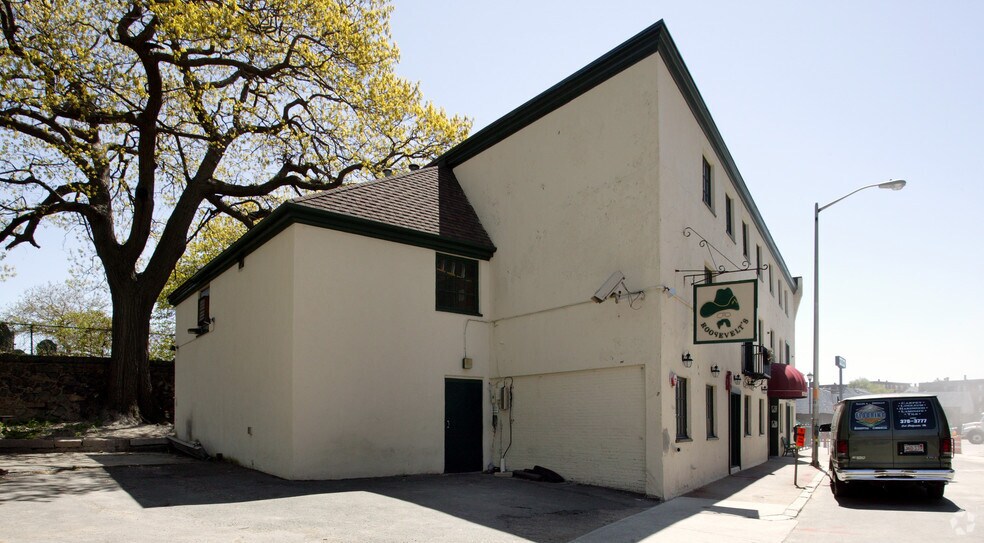 Primary Photo Of 300 Derby St, Salem Restaurant For Lease