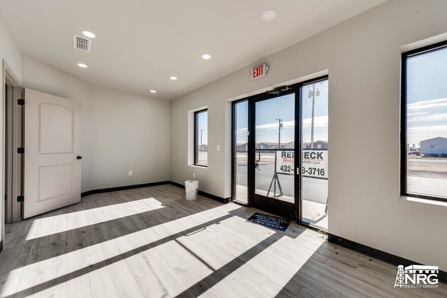 More Photos Of 10318 W COUNTY ROAD 157, MIDLAND, TX 79706, Midland Warehouse For Lease