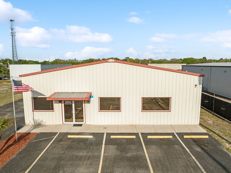 More Photos Of 18820 Sakera Rd, Hudson Warehouse For Lease
